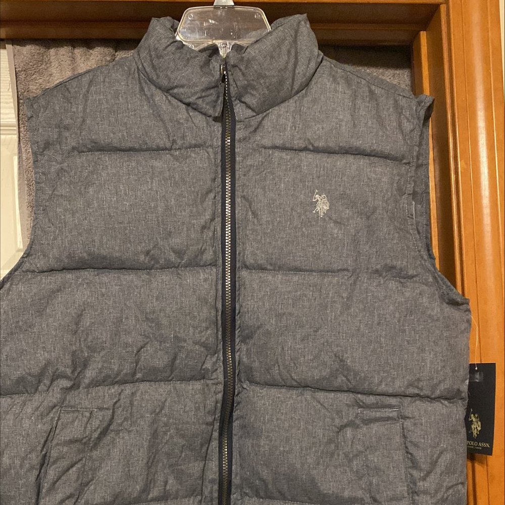 NWT U.S. POLO ASSN. L Grey puffer Vest Men's zip front